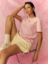 4F T-shirt relaxed z nadrukiem damski - różowy M. Czerwone t-shirty damskie 4f, m, bez wzorów, z bawełny, bez kołnierzyka. Za 69.99 zł.