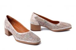 ARTIKER RELAKS 58C2108 beige, czółenka damskie. Brązowe czółenka damskie Artiker Relaks, bez wzorów, ze skóry, bez obcasa, na obcasie. Za 233.68 zł.