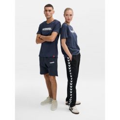 Koszulka Hummel hmlLEGACY. Niebieskie t-shirty sportowe męskie HUMMEL, m, z bawełny, bez ramiączek, do piłki nożnej. Za 106.50 zł.