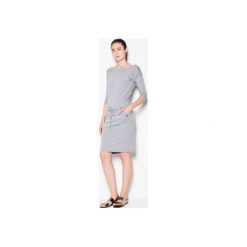 Sukienka VT080 Szary. Szare sukienki damskie Venaton, na co dzień, s, bez wzorów, z bawełny, bez kołnierzyka, bez ramiączek, proste. Za 129.00 zł.