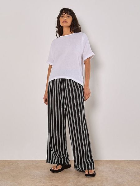 Apricot Koszulka w kolorze białym rozmiar: M. Białe bluzki damskie Apricot, m, bez wzorów, z bawełny, bez kołnierzyka, bez ramiączek. Za 75.34 zł.