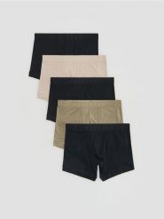 5 pack bokserek Classic z wiskozy - czarny. Czarne bokserki męskie Reserved, bez wzorów, z wiskozy. Za 109.99 zł.