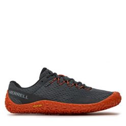 Buty do biegania Merrell. Szare obuwie do biegania damskie MERRELL. Za 354.99 zł.