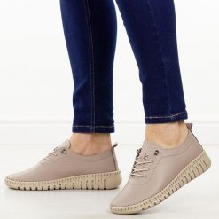 Szare vizon skórzane półbuty damskie T.Sokolski 4000. Szare półbuty damskie Sokolski, bez wzorów, z jeansu, biznesowe, z okrągłym noskiem, bez obcasa, na płaskiej podeszwie. Za 249.00 zł.