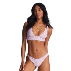 Dół od stroju kąpielowego Billabong Covered In Love Tanlines Tanga. Fioletowe bikini damskie Billabong, bez wzorów. Za 94.99 zł.