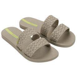 Ipanema Renda II damskie klapki beżowe - ozdobne wycięcia w stylu koronki. Brązowe klapki damskie Ipanema, bez wzorów, z koronki, bez obcasa. Za 110.25 zł.