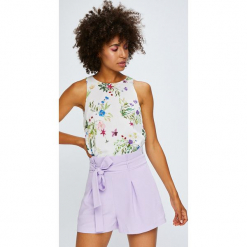 Answear - Top Violet Kiss. Białe topy damskie ANSWEAR, l, bez wzorów, z tkaniny, bez kołnierzyka. W wyprzedaży za 69.90 zł.
