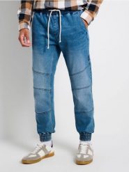 Jeansy jogger - niebieski. Niebieskie jeansy męskie Sinsay. W wyprzedaży za 29.99 zł.