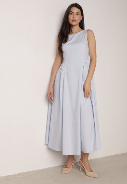 Jasnoniebieska Sukienka Bawełniana o Rozkloszowanym Fasonie z Dekoltem Łódką i Kieszeniami Elenira. Niebieskie sukienki damskie Born2be, m, bez wzorów, z bawełny, eleganckie, bez kołnierzyka, bez ramiączek, maxi, rozkloszowane. Za 149.99 zł.