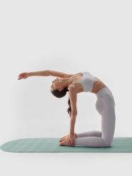 4F Legginsy do jogi z wysokim stanem damskie - szare XL. Szare legginsy sportowe damskie 4f, s, bez wzorów, z dzianiny, z podwyższonym stanem, na fitness i siłownię. W wyprzedaży za 79.99 zł.