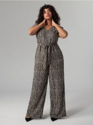 Kombinezon ze wzorem - wielobarwny. Kombinezony damskie Sinsay, l, bez wzorów, bez kołnierzyka, bez ramiączek. W wyprzedaży za 49.99 zł.