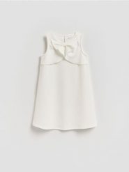 Gładka sukienka z kokardką - biały. Białe sukienki dziewczęce Reserved, bez wzorów, z tkaniny, bez ramiączek. Za 89.99 zł.