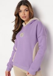 Jasnofioletowa Bawełniana Bluza z Kapturem z Polarem i Naszywką Misia Hestada. Fioletowe bluzy z kapturem damskie Born2be, z bawełny. Za 99.99 zł.