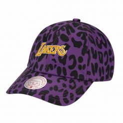 Czapka z daszkiem Mitchell & Ness NBA Los Angeles Lakers Strapback -LALPURP. Fioletowe czapki męskie Mitchell & Ness, bez wzorów, sportowe. Za 89.00 zł.