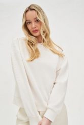 Bluza z koralikami biała. Białe bluzy bez kaptura damskie MOODO, l, z bawełny. W wyprzedaży za 99.99 zł.