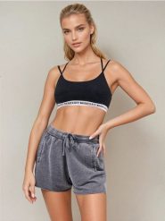 Szorty dresowe z efektem sprania - szary. Szare szorty damskie Sinsay, bez wzorów, z dresówki. Za 35.99 zł.