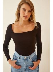 Hapiness Istanbul Koszulka w kolorze brązowym rozmiar: M. Brązowe bluzki damskie Hapiness Istanbul, m, bez wzorów, bez kołnierzyka. Za 39.99 zł.