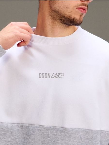 Bawełniana bluza crewneck z napisem - szary. Szare bluzy bez kaptura męskie Sinsay, l, z bawełny. Za 49.99 zł.