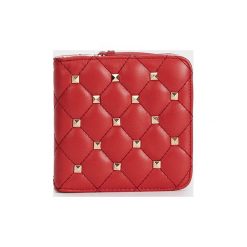 Parfois - Portfel. Czerwone portfele damskie Parfois, bez wzorów, z materiału. W wyprzedaży za 34.90 zł.