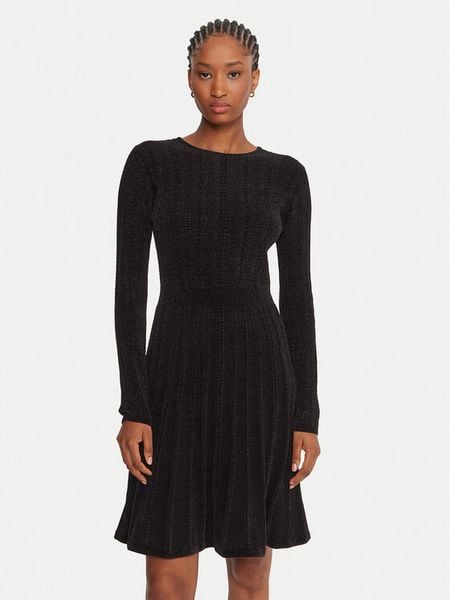 Guess Sukienka dzianinowa W5BK79 Z3902 Czarny Regular Fit. Czarne sukienki damskie Guess, xs, z aplikacjami, z dzianiny, bez kołnierzyka, bez ramiączek. Za 369.99 zł.