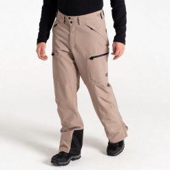 Spodnie narciarskie dla mężczyzn Dare2B DMW573R. Brązowe spodnie materiałowe męskie Dare 2b, bez wzorów, sportowe. Za 349.99 zł.