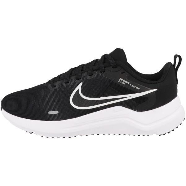 Buty do biegania damskie Nike Downshifter 12. Białe obuwie do biegania damskie Nike, nike downshifter. Za 378.00 zł.