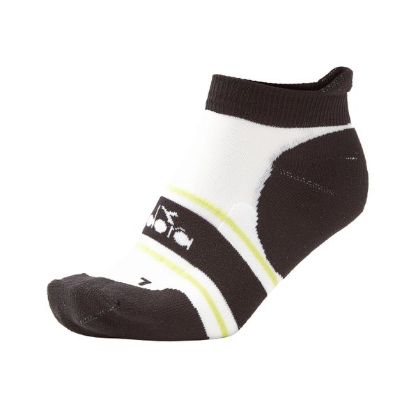 Skarpety damskie DIADORA L. SOCKS. Białe skarpetki damskie Diadora, bez wzorów. Za 15.99 zł.