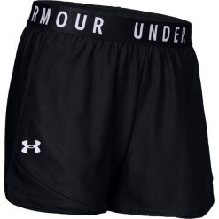 Spodenki fitness damskie Under Armour Play Up 3.0. Białe szorty damskie Under Armour, bez wzorów, z elastanu, sportowe. Za 119.25 zł.