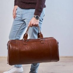 Torba Podróżna na Ramię Brødrene R30 Koniakowy. Torby podróżne damskie bez wzorów. Za 649.00 zł.