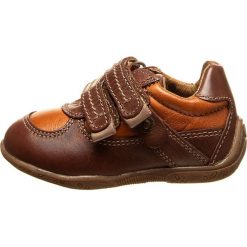 Sneakersy w kolorze jasnobrązowo-pomarańczowym. Brązowe trampki i tenisówki chłopięce Billowy, bez wzorów, bez zapięcia. W wyprzedaży za 92.95 zł.