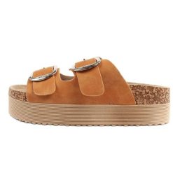 Klapki Lee Cooper LCW-25-35-3494L brązowe. Brązowe klapki damskie bez wzorów, z materiału, bez obcasa. Za 167.18 zł.