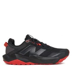 Buty do biegania New Balance. Czarne obuwie do biegania damskie New Balance. Za 449.99 zł.