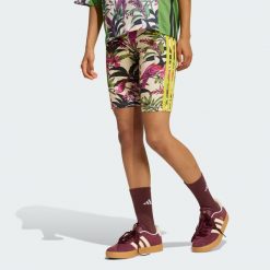 SPODENKI ROWEROWE ADIDAS x FARM RIO. Białe spodenki sportowe damskie Adidas, na fitness i siłownię. Za 149.00 zł.