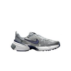 Buty Mężczyzna Nike V2K Run szary. Szare obuwie do biegania damskie Nike. Za 491.10 zł.