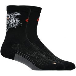 Skarpetki sportowe dla dorosłych Performance Run Sock Crew. Czarne skarpetki damskie Asics, bez wzorów, z materiału. Za 79.99 zł.