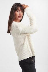 Sweter damski z piórami TWINSET. Swetry klasyczne damskie Twinset Milano, m, bez kołnierzyka. W wyprzedaży za 1,007.37 zł.