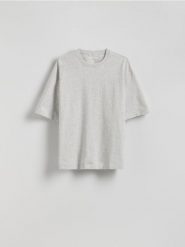 Bawełniany t-shirt boxy - jasnoszary. Szare t-shirty męskie Reserved, l, bez wzorów, z bawełny, bez kołnierzyka. W wyprzedaży za 55.99 zł.