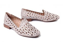 Filippo DP7710/26 BE, baleriny damskie. Brązowe baleriny damskie Filippo, bez wzorów, ze skóry, bez obcasa. Za 164.90 zł.