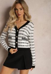 Biało-Czarny Krótki Kardigan z Napisami Fashion i Guzikami Winifa. Białe kardigany damskie Renee, bez wzorów. Za 49.99 zł.