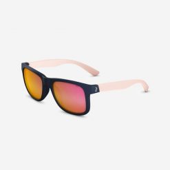 Okulary przeciwsłoneczne turystyczne dla dzieci Quechua MH T140 kat. 3. Czerwone okulary przeciwsłoneczne dziecięce Decathlon. Za 49.99 zł.