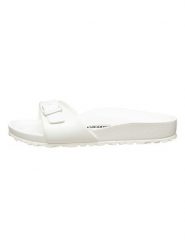 Birkenstock Klapki "Madrid" w kolorze białym rozmiar: 40. Białe klapki damskie Birkenstock, bez wzorów, bez obcasa. Za 105.14 zł.
