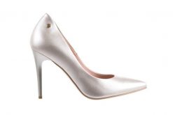 Czółenka Bayla-056 1797-1100 Srebrny, Skóra naturalna - 39. Szare czółenka damskie Bayla, bez wzorów, z materiału, bez obcasa. W wyprzedaży za 179.10 zł.