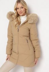Ciemnobeżowa Kurtka w Geometryczne Pikowanie z Kapturem i Futerkiem Bellinae. Brązowe kurtki damskie Born2be, l, z aplikacjami, z kapturem. Za 189.99 zł.