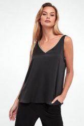 Top damski satynowy JOSEPH RIBKOFF. Topy damskie Joseph Ribkoff, xl, bez wzorów, z satyny, bez kołnierzyka. W wyprzedaży za 535.20 zł.