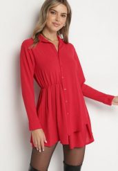 Czerwona Asymetryczna Sukienka o Koszulowym Kroju z Gumką w Talii Elodina. Czerwone sukienki damskie Born2be, na spotkanie biznesowe, bez wzorów, eleganckie, z asymetrycznym kołnierzem, bez ramiączek, mini, asymetryczne. W wyprzedaży za 71.99 zł.