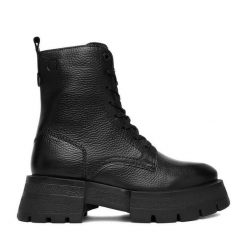 Trzewiki G-Star Raw. Czarne botki damskie G-Star Raw, retro, bez obcasa, na płaskiej podeszwie, bez zapięcia. Za 379.99 zł.