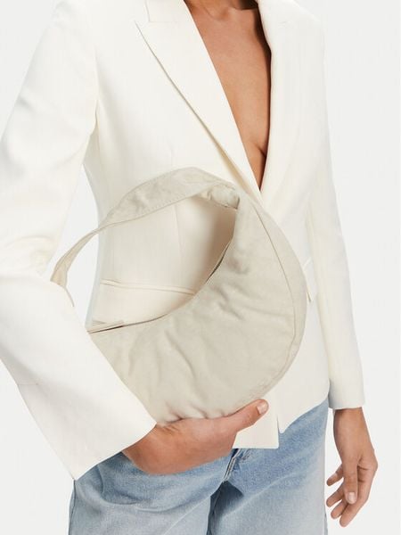 Calvin Klein Torebka Ckj Monogram Pinched Medium Shou LV04F3206G Kremowy. Białe torebki klasyczne damskie CALVIN KLEIN, bez wzorów, z materiału, bez dodatków. Za 224.99 zł.