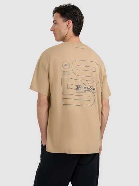 4F T-shirt oversize z nadrukiem męski - beżowy M. Brązowe t-shirty męskie 4f, m, bez wzorów, ze skóry, bez kołnierzyka. W wyprzedaży za 49.99 zł.
