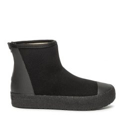 Botki Tretorn. Czarne botki damskie Tretorn, bez obcasa, na płaskiej podeszwie, bez zapięcia. Za 549.99 zł.