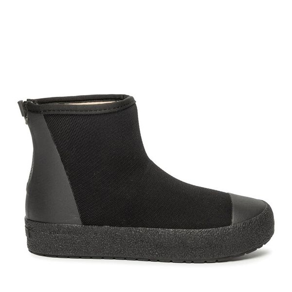 Botki Tretorn. Czarne botki damskie Tretorn, bez obcasa, na płaskiej podeszwie, bez zapięcia. Za 549.99 zł.